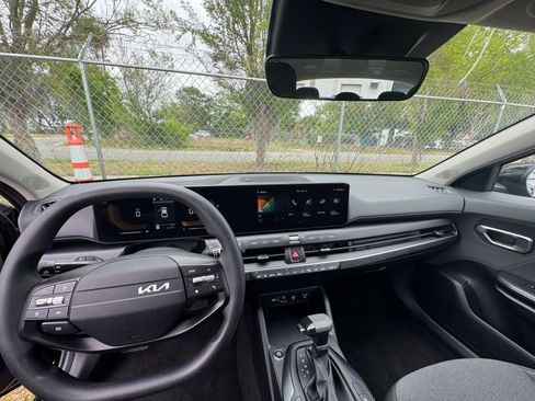 Used 2025 Kia K4 FWD image 32