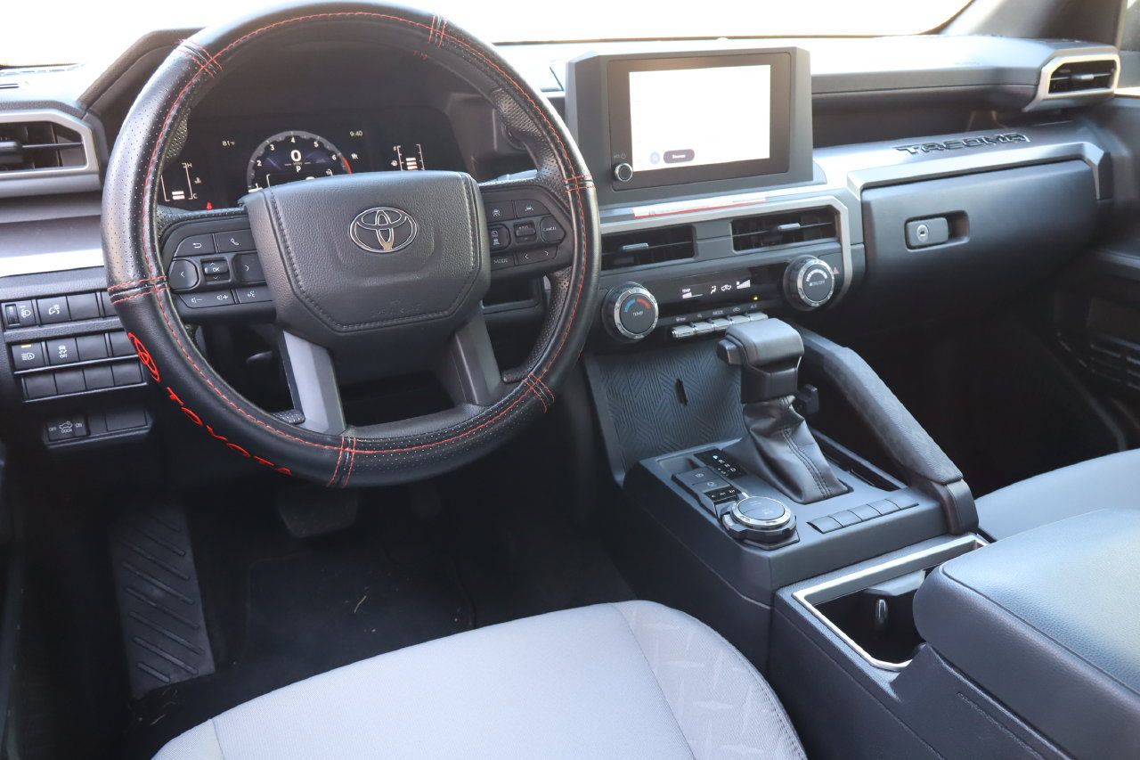 Used 2026 Toyota Tacoma SR5 AWD/4WD image 4