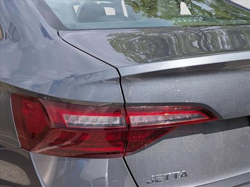 Used 2020 Volkswagen Jetta SE w/ SE Cold Weather Package FWD image 13