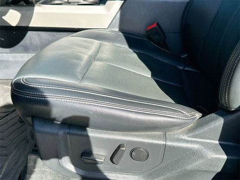 Certified 2022 Ford F250 Lariat w/ Lariat Ultimate Package image 9