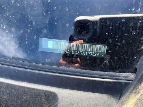 Used 2024 Nissan Titan SV w/ SV Convenience Package image 35