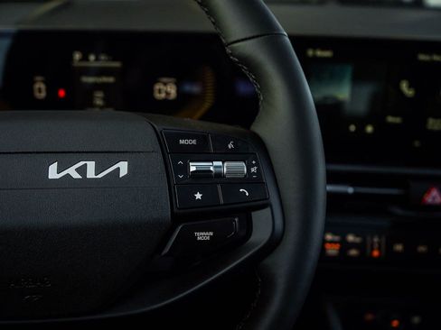 New 2026 Kia Sportage EX w/ EX Panorama Roof Package image 22