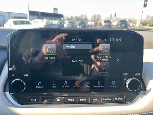 Used 2023 Nissan Rogue SL w/ SL Premium Package image 18