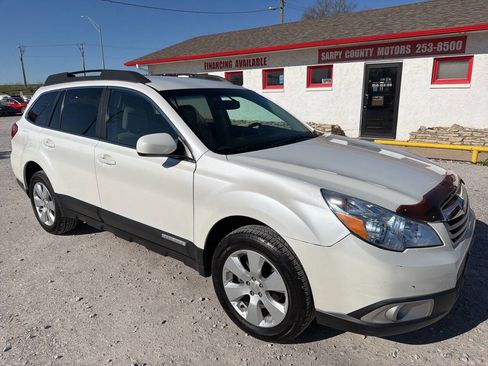 Used 2010 Subaru Outback 2.5i Premium AWD/4WD image 1