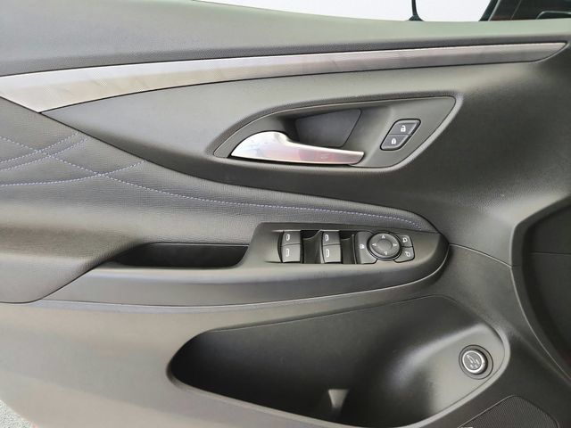 Used 2024 Buick Envista Sport Touring w/ Convenience I Package FWD image 21