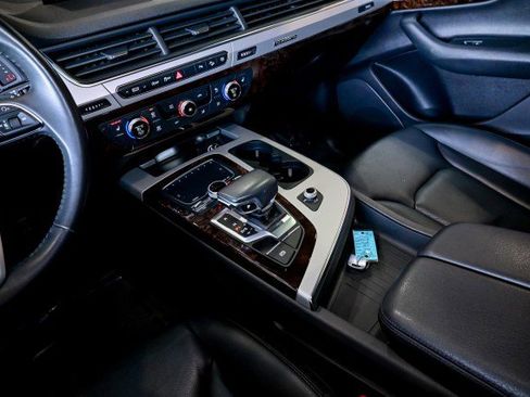 Used 2019 Audi Q7 2.0T Premium w/ Cold Weather Package image 31