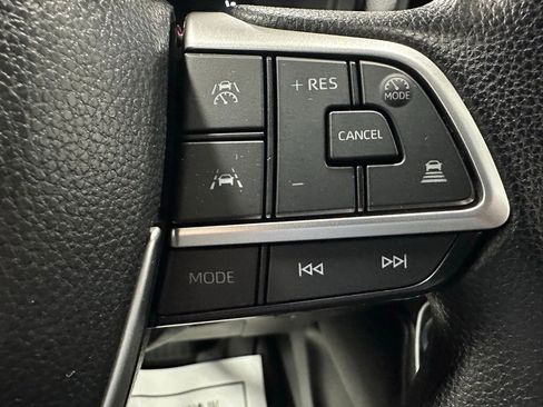 Used 2025 Toyota Grand Highlander AWD image 20