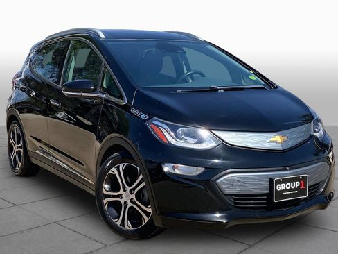 Used 2019 Chevrolet Bolt Premier w/ Infotainment Package FWD image 2