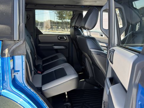 Used 2022 Ford Bronco Wildtrak image 44