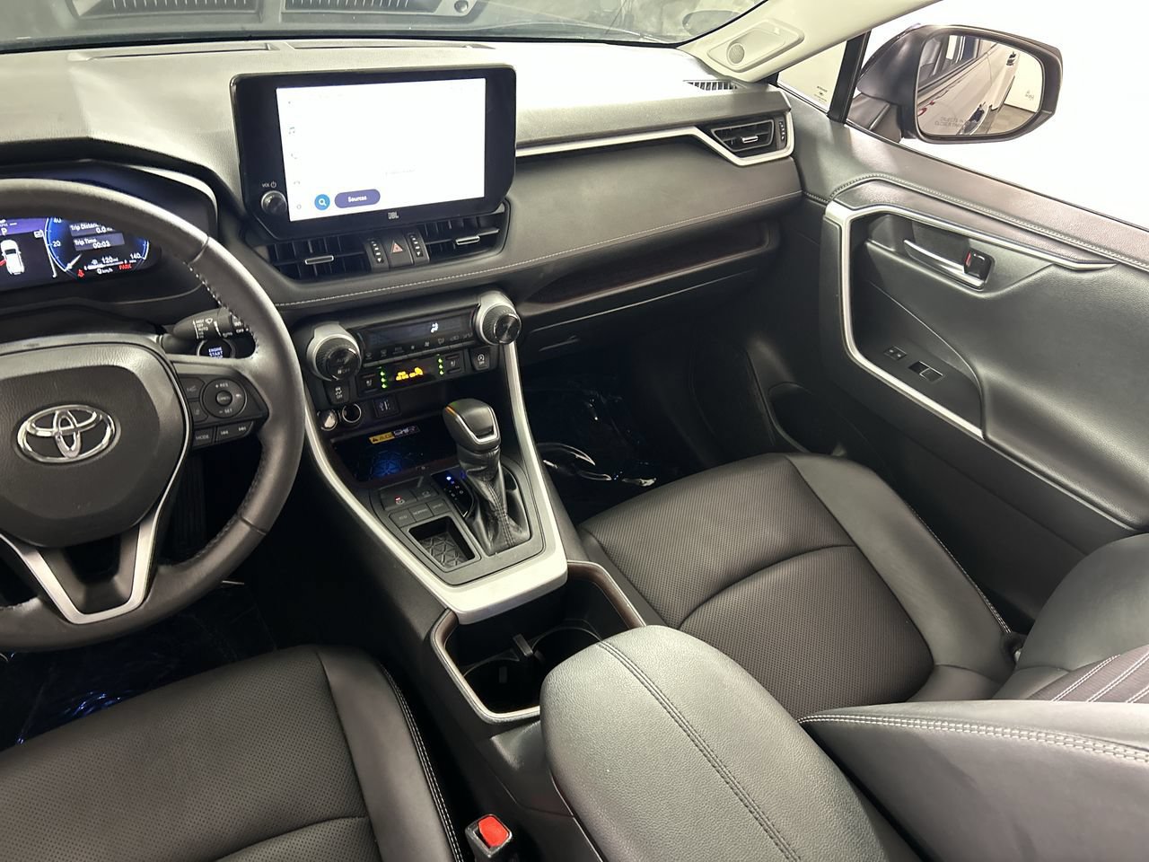 Used 2025 Toyota RAV4 Limited w/ Advanced Technology Package FWD image 24