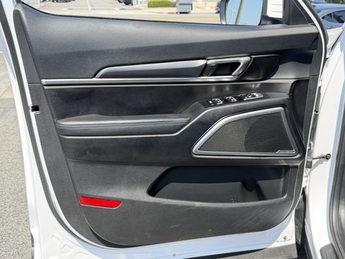 Certified 2024 Kia Telluride LX FWD image 13