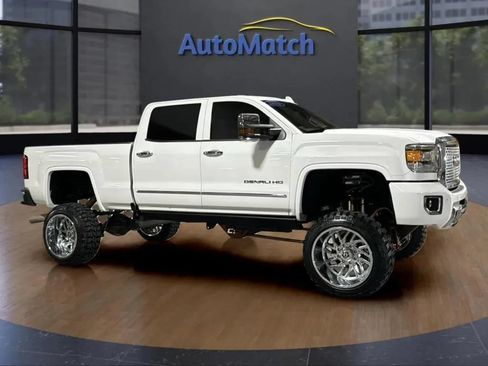 Used 2016 GMC Sierra 2500 Denali w/ Duramax Plus Package AWD/4WD image 12