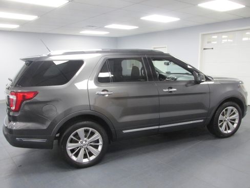 Used 2019 Ford Explorer Limited w/ Class III Trailer Tow Package image 4