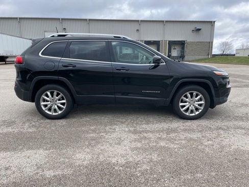 Used 2017 Jeep Cherokee Limited image 7