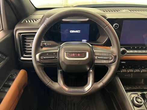 Used 2023 GMC Canyon AT4 w/ Technology Package image 17