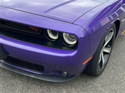 Used 2018 Dodge Challenger R/T image 14