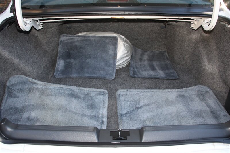 Used 1998 Buick Le Sabre Custom w/ Headliner Lighting Pkg FWD image 15