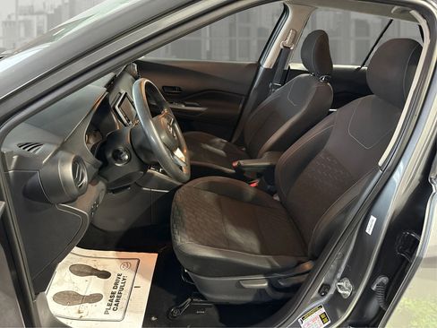 Used 2021 Nissan Kicks S image 9