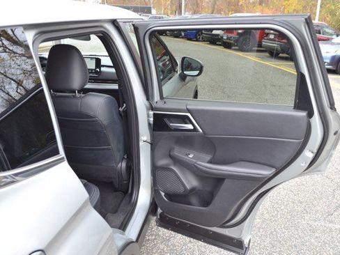 Used 2024 Mitsubishi Outlander SE image 35