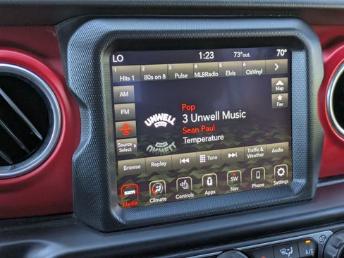 Used 2020 Jeep Gladiator Rubicon image 16