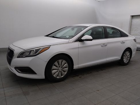 Used 2016 Hyundai Sonata SE FWD image 2