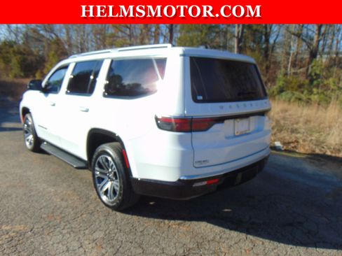 Certified 2025 Jeep Wagoneer 4WD image 12