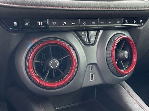 Used 2022 Chevrolet Blazer RS w/ Enhanced Convenience Package image 19