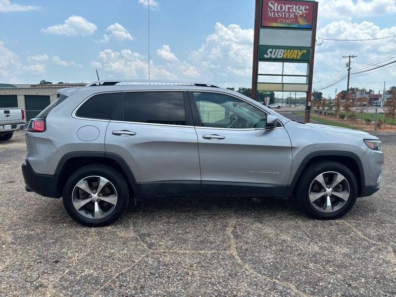 Used 2019 Jeep Cherokee Limited w/ Luxury Group AWD/4WD image 6