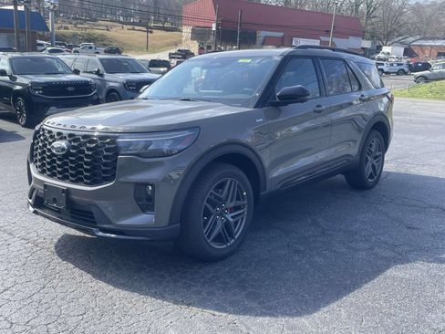 New 2026 Ford Explorer ST-Line w/ ST-Line Street Pack AWD/4WD image 6