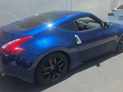 Used 2016 Nissan 370Z Coupe RWD image 2