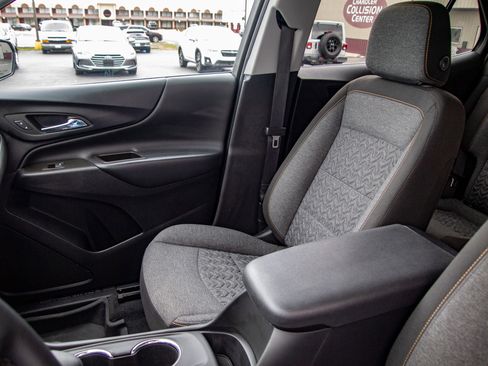 Used 2023 Chevrolet Equinox LT FWD image 13