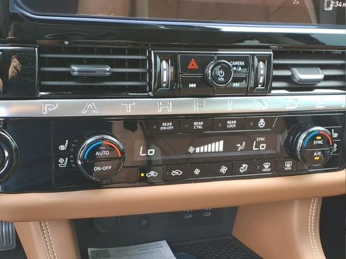 New 2026 Nissan Pathfinder Platinum w/ Lighting Package image 18