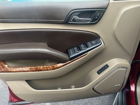 Used 2017 Chevrolet Suburban Premier image 12