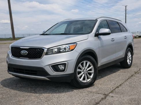 Used 2017 Kia Sorento AWD image 1