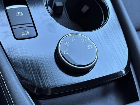 New 2026 Nissan Rogue Platinum w/ Tech Package AWD/4WD image 37