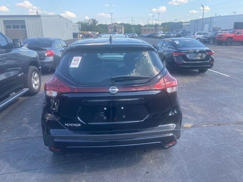 Used 2023 Nissan Kicks S FWD image 4