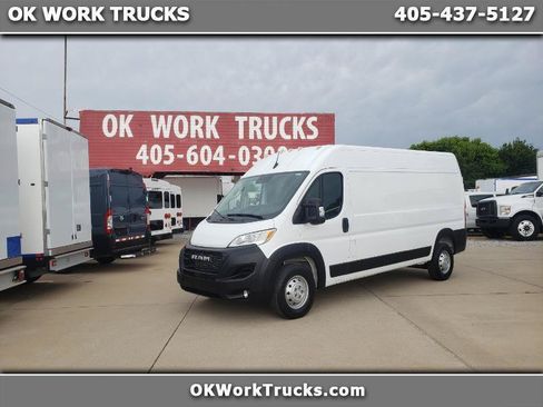 Used 2025 RAM ProMaster 2500 w/ Convenience Group FWD image 1