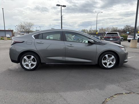 Used 2016 Chevrolet Volt LT FWD image 4
