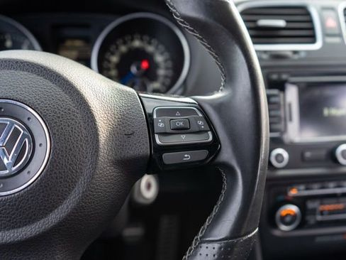 Used 2013 Volkswagen Golf R 4-Door image 22