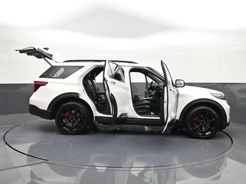Used 2022 Ford Explorer ST w/ Equipment Group 401A AWD/4WD image 34