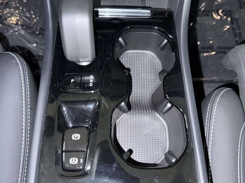 Used 2023 Volvo XC40 B5 Plus w/ Climate Package image 23