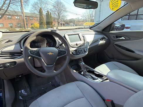 Used 2018 Chevrolet Malibu LS image 17
