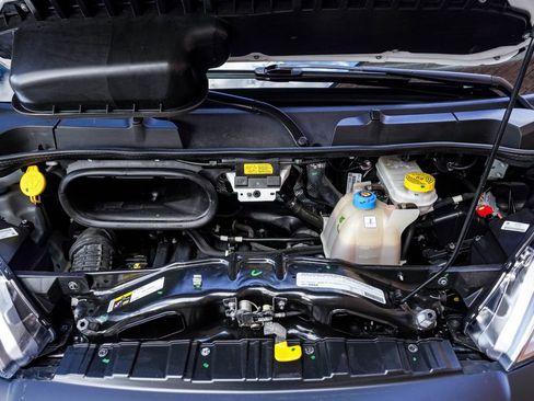 Used 2025 RAM ProMaster 2500 w/ Convenience Group image 27