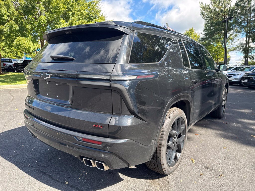 Used 2026 Chevrolet Traverse RS w/ LPO, Floor Liner Package AWD/4WD image 5