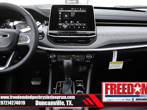 New 2026 Jeep Compass Latitude image 19