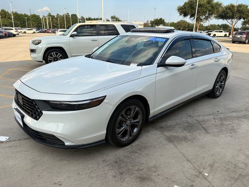 Certified 2023 Honda Accord EX image 4