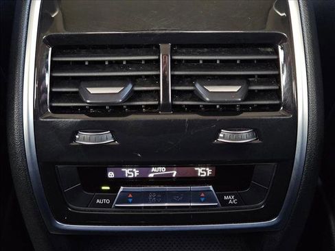 Used 2023 BMW X7 xDrive40i w/ Premium Package image 21