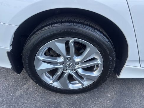 Used 2019 Honda Accord LX image 5
