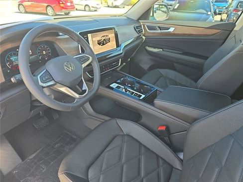 New 2026 Volkswagen Atlas SE FWD image 17