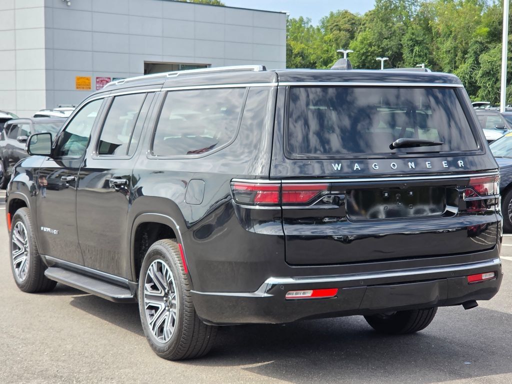 Used 2025 Jeep Wagoneer L Series II w/ 8-pass Seating Package AWD/4WD image 6